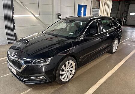 Skoda Octavia 2.0TDI SCR 110kW CLEVER+*PANORAMA*LED*