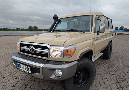 Toyota Land Cruiser GRJ 78