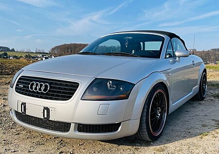 Audi TT Roadster 1.8T quattro 165 kW -