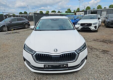 Skoda Octavia Combi First Edition HEADSUPDISPLAY,,,,,,
