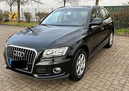 Audi Q5 2.0 TDI ultra 110kW mit AHK -sehr gepflegt-