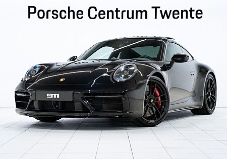 Porsche 992 Carrera 4 GTS