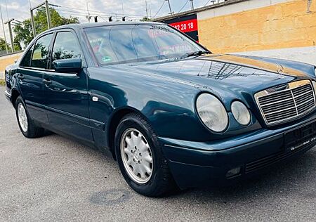 Mercedes-Benz E 240