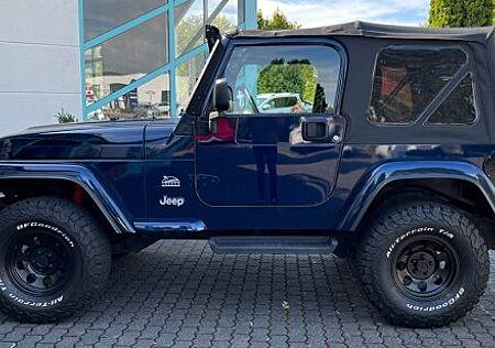 Jeep Wrangler 4.0 Sahara Deutsch sehr guter Zustand