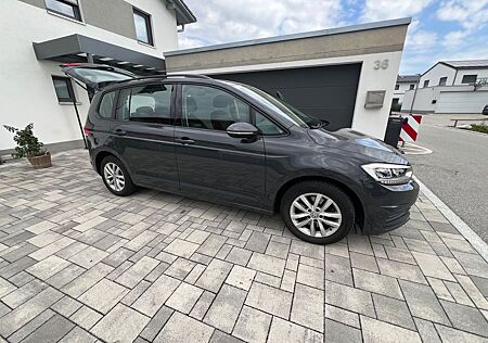 VW Touran Volkswagen 1.6 TDI SCR Comfortline Comfortline