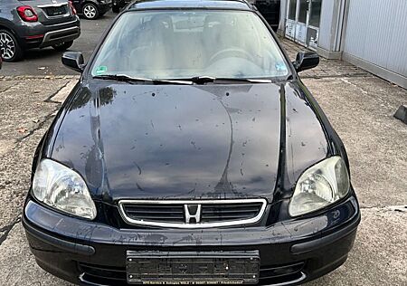 Honda Civic 1.5i LS