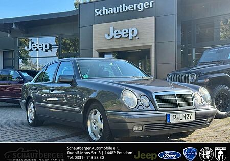 Mercedes-Benz E 280 Avantgarde Leder Glasschiebedach Tempomat