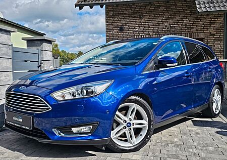 Ford Focus Turnier Titanium*Neuer Motor*Xenon*Kamera