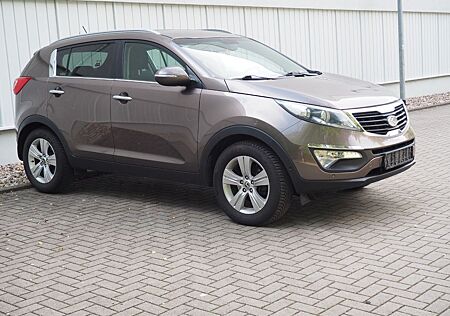 Kia Sportage FIFA Edition 4WD Kuppl. TÜV NEU 1.HAND