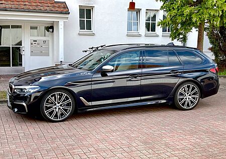 BMW M550d xDrive T 400 PS Service NEU Garantie 12/26