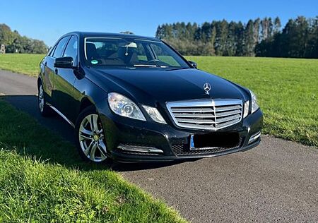 Mercedes-Benz E 220 BlueTEC Autom. TOP Gepflegt