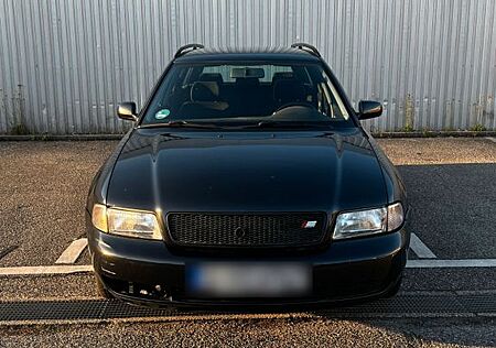Audi A4 1.6 TÜV 05/26