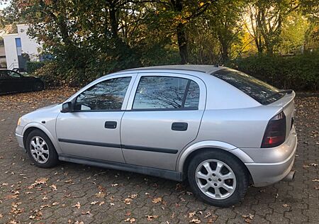 Opel Astra 1.6 -