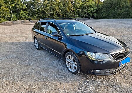 Skoda Superb 2.0 TDI Green tec DSG Ambition Combi ...