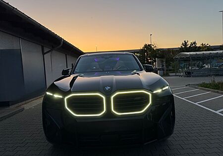 BMW XM 50e,M Carbonschwarz/Merino Exkl./DAP/ABA/Excl