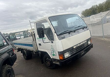 Mitsubishi Canter mit 67,000 Kilometer Stand