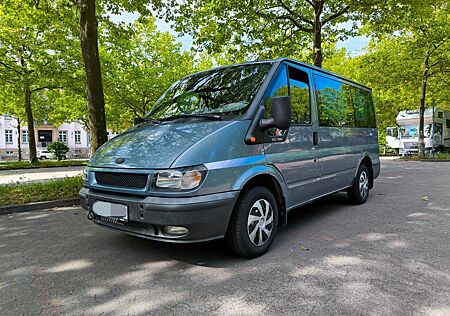 Ford Transit 9-Sitzer, aktuell als Camper ausgebaut