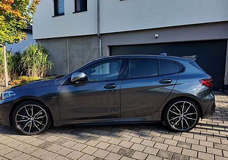 BMW M135i xDrive A -