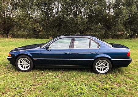 BMW 750i A -