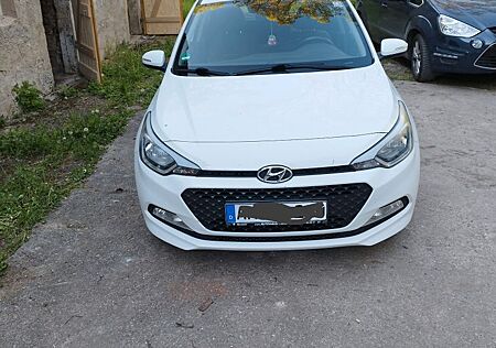 Hyundai i20 1.4 Active, 101PS, 6-Gang, Tüv Neu, Tempomat