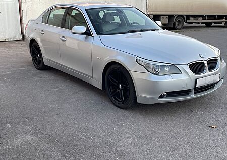 BMW 530 Vollaust,1-Hd,Leder,Xenon,Navi,PDC,Klima,Tüv8/26