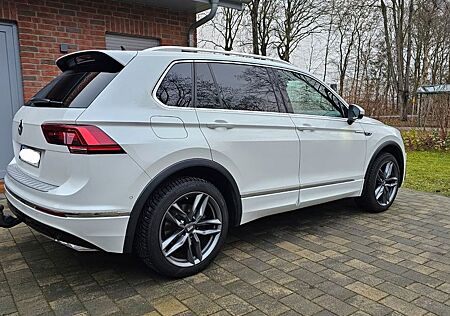 VW Tiguan Volkswagen 2.0 TDI R-Line DSG 4MOT Vollaussstatung