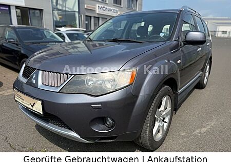 Mitsubishi Outlander 4x4 AUTOM LEDER PANO