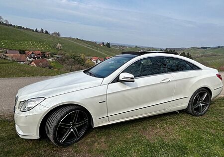 Mercedes-Benz E 350 Coupé CGI Unfallfrei 14.900 € VHB