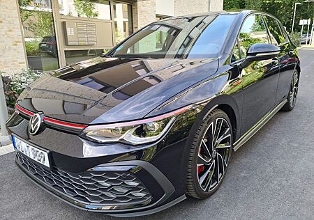 VW Golf Volkswagen DSG/PANO/KAMERA/CARPLAY/AHK/NAVI/19Z/CONTINENTAL