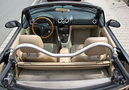 Mazda MX-5 1.6 i Roadster Lackmängel viele Neuteile