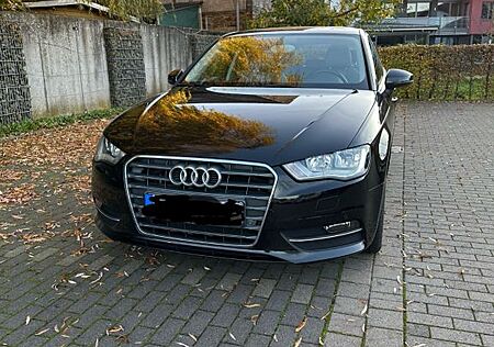 Audi A3 1.6 TDI ultra Attraction Sportback Attraction