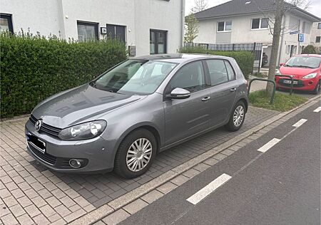 VW Golf Volkswagen 1.6 TDI DSG Automatik Highline