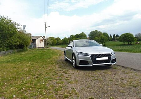 Audi TT Coupe 45 TFSI quattro S-tronic. neuwertig