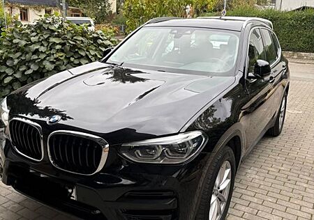 BMW X3 xDrive20i ADVANTAGE AT ADVANTAGE