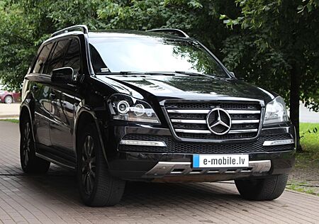 Mercedes-Benz GL 350 CDI BlueEffi. 4Matic Grand Edition, VOLL