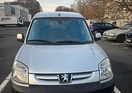 Peugeot Partner HDI 1,6 TÜV NEU/1.Hand/Scheckheft/AHK