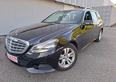 Mercedes-Benz E 200 T-Modell Leder Navi
