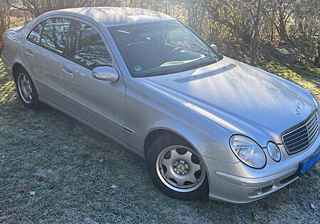Mercedes-Benz E 220 CDI/ 2 Hand /Limousine/TÜV/ AHK/ Automatik