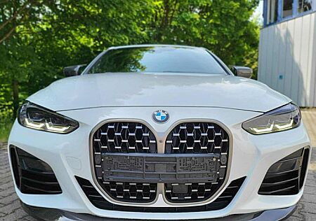 BMW M440i xDrive Coupé A -