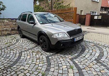 Skoda Octavia Combi 2.0 TDI PD DPF 4x4 Scout Scout