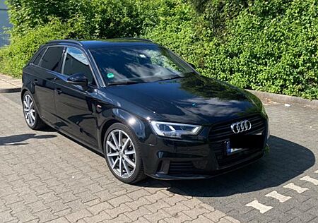 Audi A3 35 TFSI Sportback, S-Line
