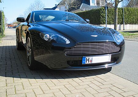 Aston Martin V8 Vantage 4.3l -Handschalter