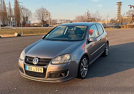 VW Golf Volkswagen 1.4 TSI 90 kW GT Sport