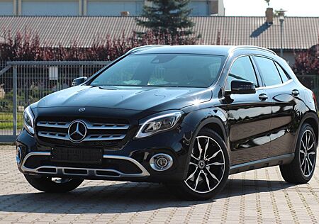 Mercedes-Benz GLA 250 4Matic *LED*NAVI*SITZHEIZUNG*PDC*AHK*