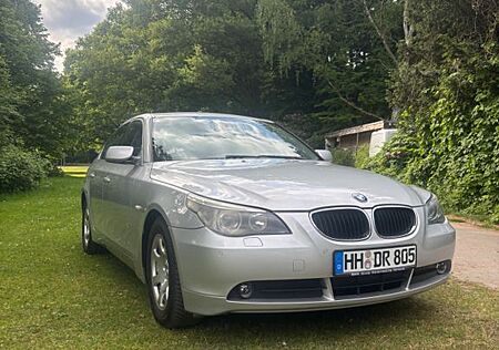 BMW 520i A -