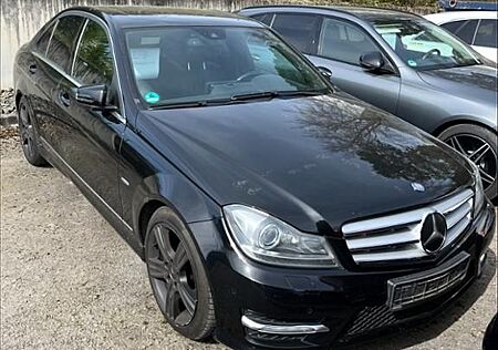 Mercedes-Benz C 350 BlueEFFICIENCY AMG/DISTRO/NAVI/LED