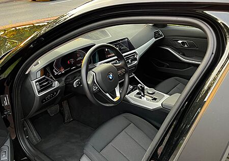 BMW 318d Touring Advantage