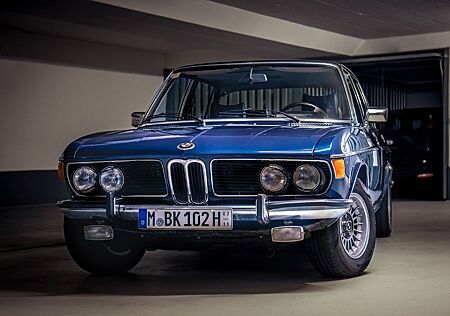 BMW 3.3 Li