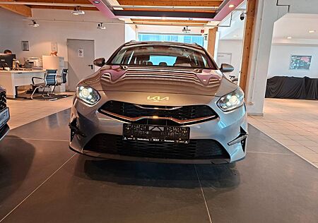 Kia Cee'd Sportswagon 1.5 140 PS Vision mit Komfort+