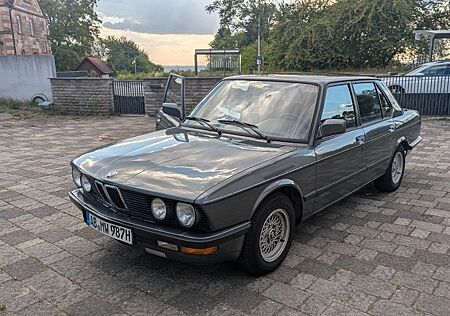 BMW 520 iA, E28, Baujahr 1987, Klassiker